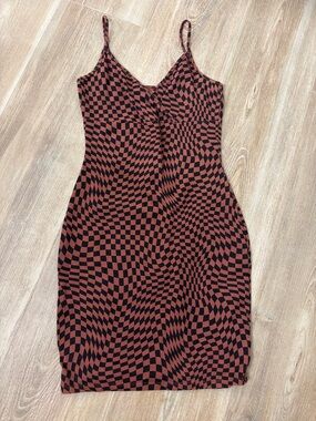 Sleeveless Checkerboard Bodycon Dress in Rust and Black